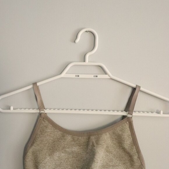 Gymshark Women's Grey Stretch Adjustable Straps Activewear Sports Bra - Picture 3 of 9